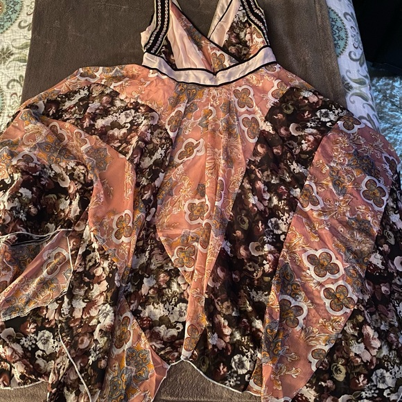 SUMMER FLORAL FLOWY DRESS - Picture 3 of 11